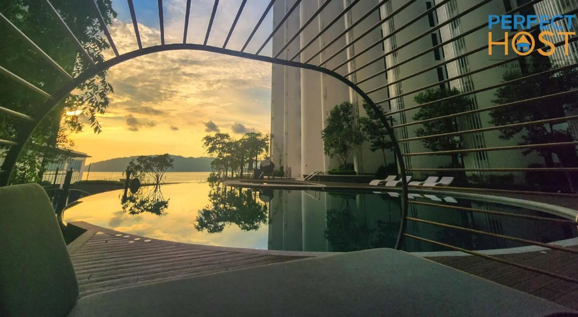Aparthotel The Shore Kota Kinabalu By Perfect Host Borneo